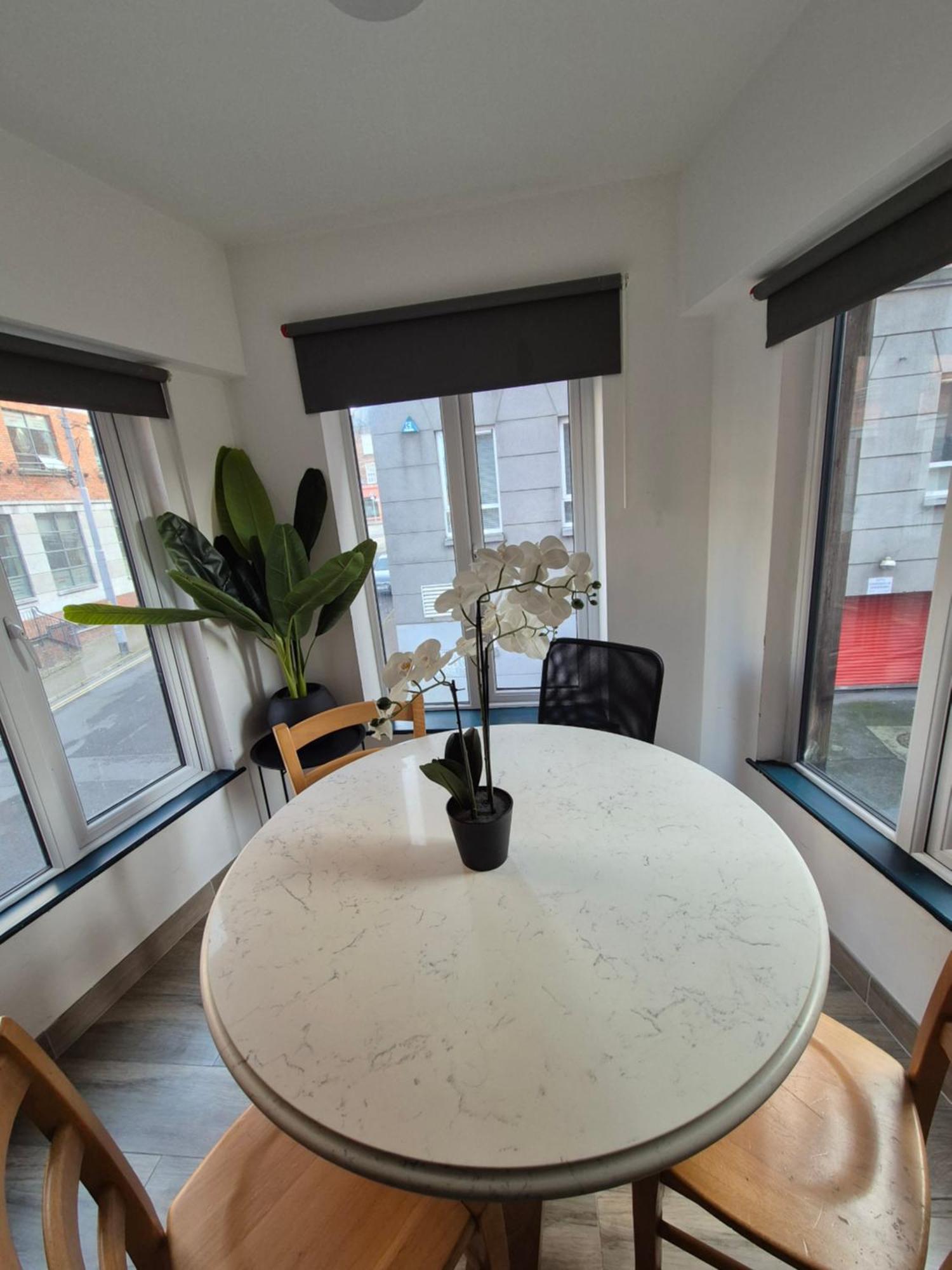 Apartment In Limerick City Buitenkant foto